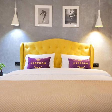 Freedom Apartments In City Center Київ Екстер'єр фото