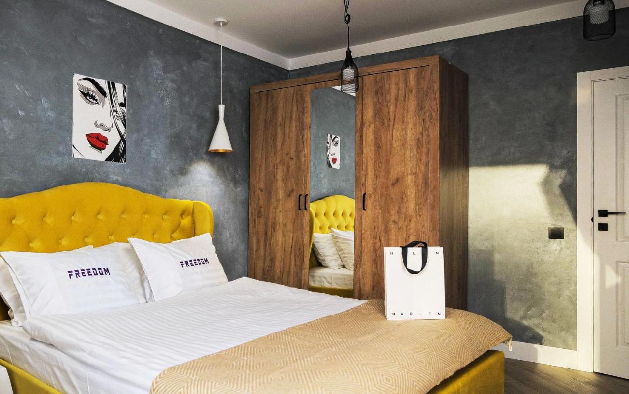 Freedom Apartments In City Center Київ Екстер'єр фото