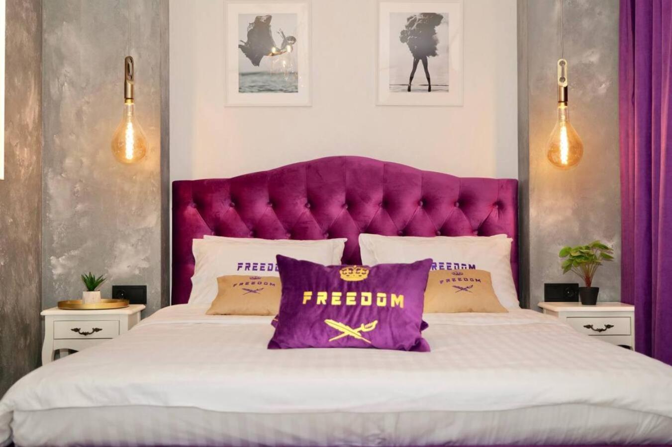 Freedom Apartments In City Center Київ Екстер'єр фото