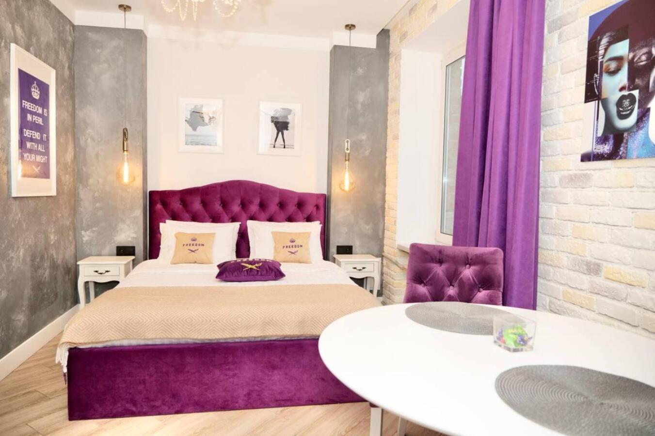 Freedom Apartments In City Center Київ Екстер'єр фото