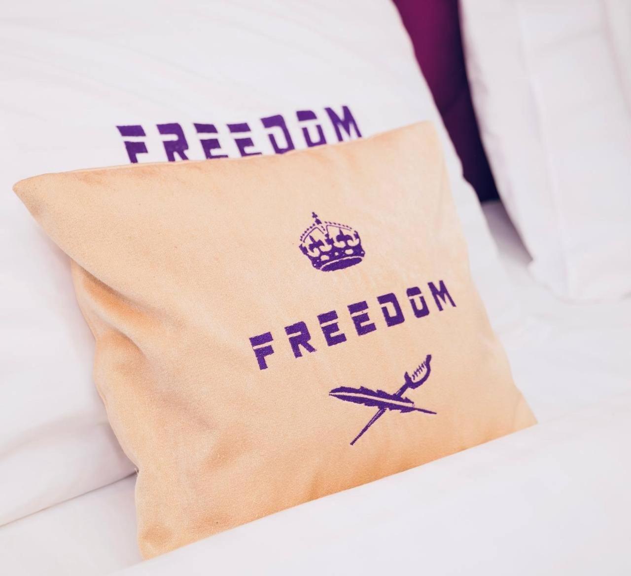 Freedom Apartments In City Center Київ Екстер'єр фото
